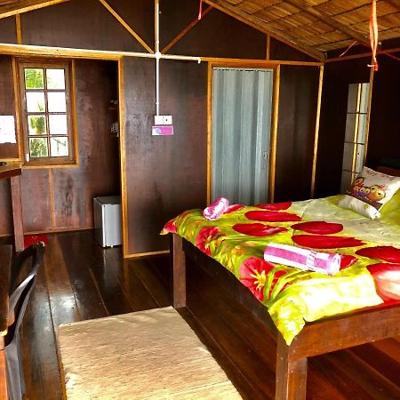 Beachfront Hut Upstairs Astra - Beach Shack Chalet Kampong Juara Exterior photo