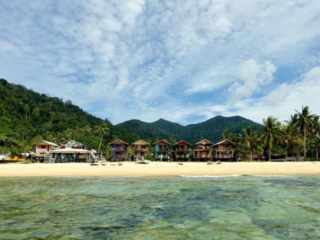 Beachfront Hut Upstairs Astra - Beach Shack Chalet Kampong Juara Exterior photo